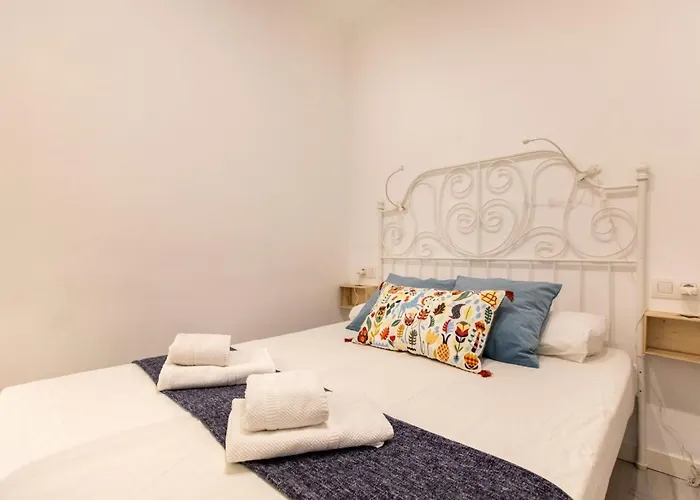 Pere Serafi 2 Bedroom Apartment